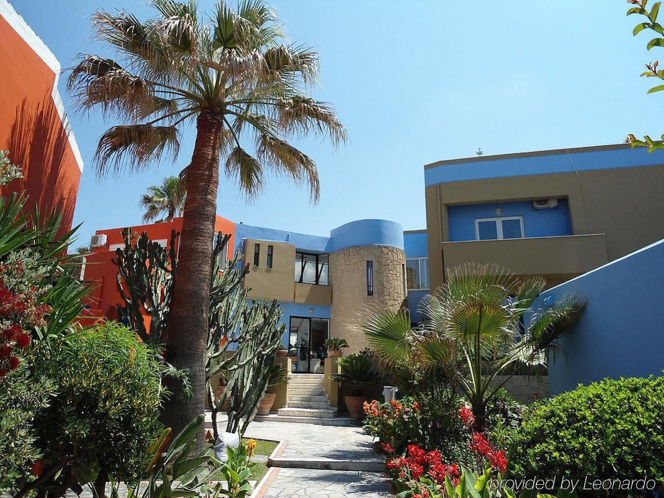 Marina Sands Agia Marina  Exterior photo